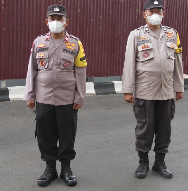 Kapolres Metro Jakarta Barat Berikan Penghargaan Kepada Bhabinkamtibmas Polsek Tambora Beserta Polsek Cengkareng 