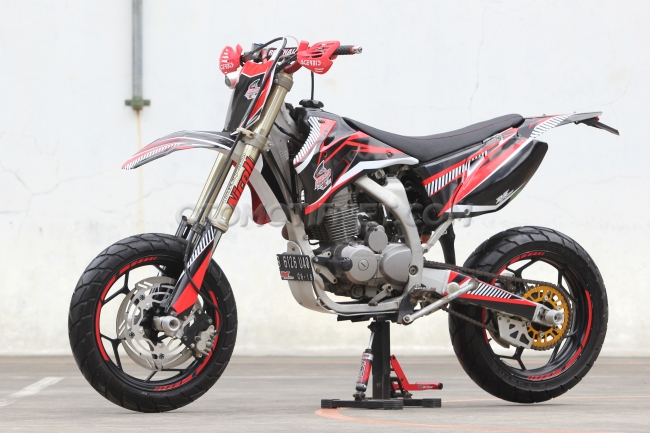 Modifikasi Honda TIGER 2000 Jadi Supermoto Keren - GO-GOBLOG