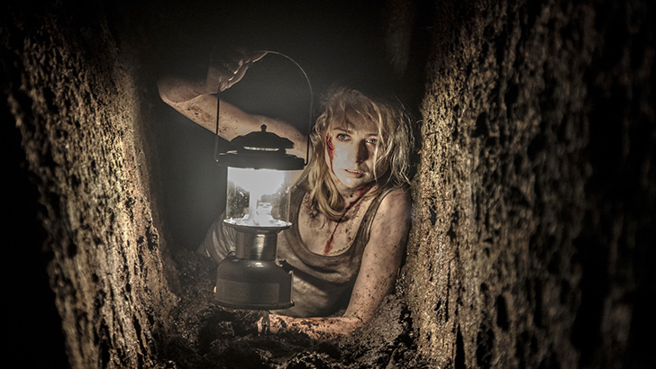 A atriz Niamh Algar como Sarah no filme 'From the Dark', de Conor McMahon