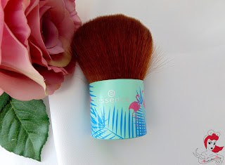 Essence #SecretParty Kabuki Brush - www.annitschkasblog.de