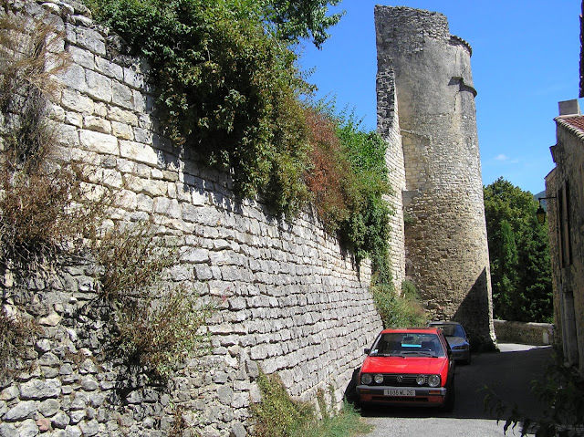 LE POET-LAVAL (26) - Village médiéval