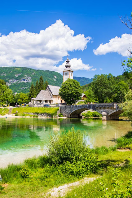 Lago di Bohinj-Slovenia-Alla chiesetta Cerkev Sv. Janeza Krstnika