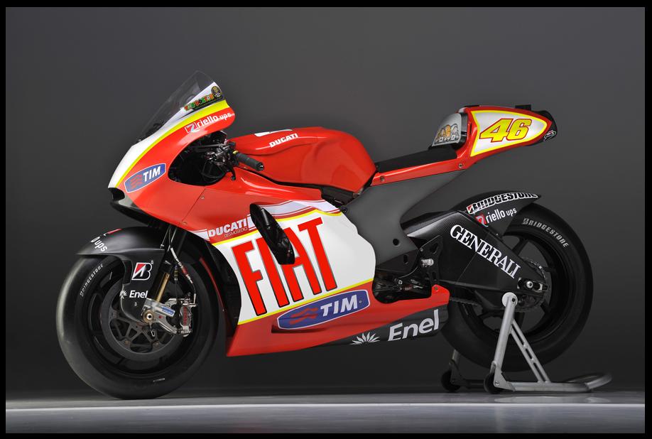 valentino rossi 2011 bike. VALENTINO ROSSI 2011 DUCATI