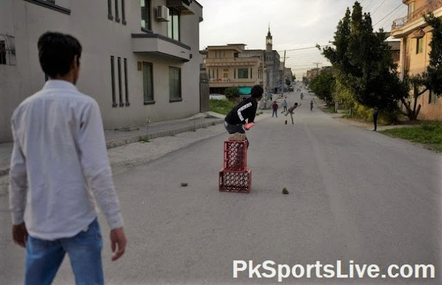 What are the causes of the rising number of murders occurring when street cricket is played?
