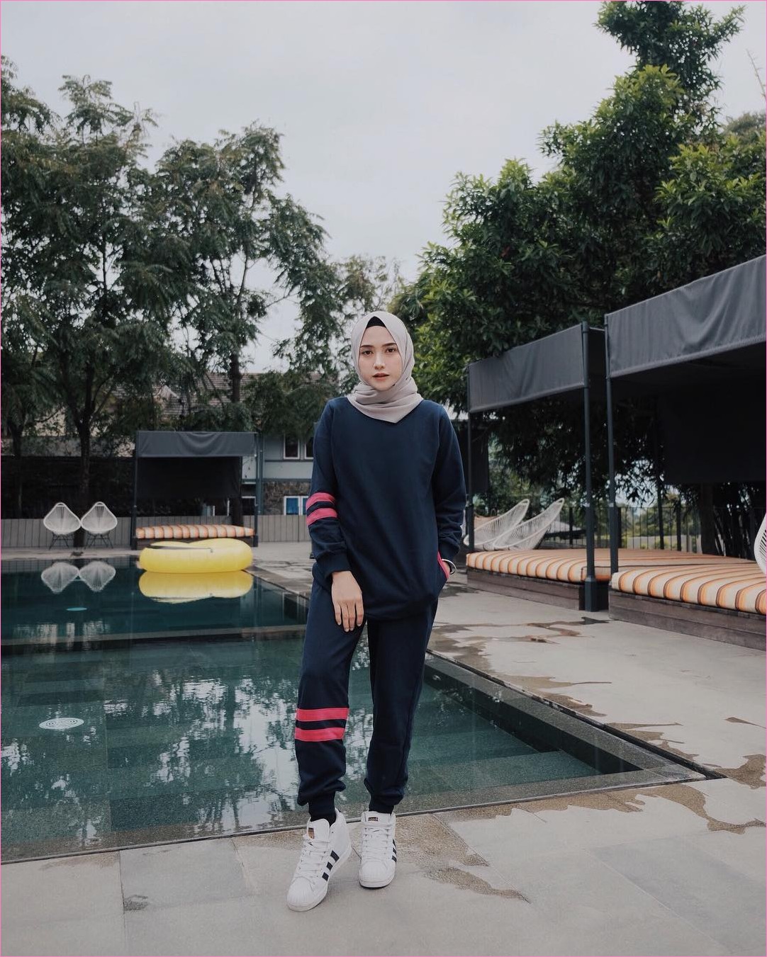  Untuk kau yang masih bingun dalam menentukan pasangan busana Outfit dan baju yang pas lengk 38 Trend Baju Model Hijab Casual Untuk Olahraga Gaya Selebgram 2018