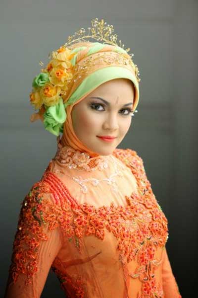 Model Rambut Panjang Untuk Pakai Baju Kebaya Hijab 