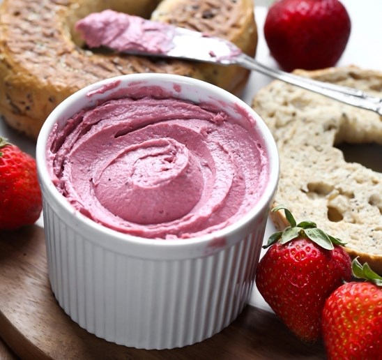 Vegan Strawberry Cream Cheese #dairyfree #vegetarian