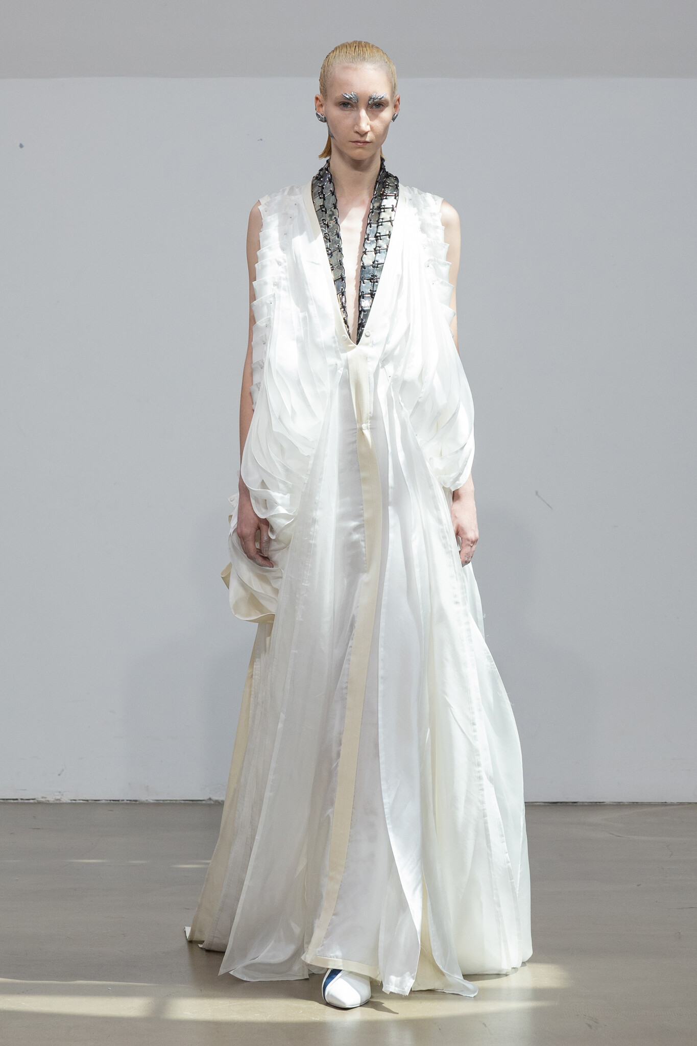 Yuima Nakazato FW25–26 Collection— Of Skin and Shelter: A Poetic Dialogue Between Body and Cold