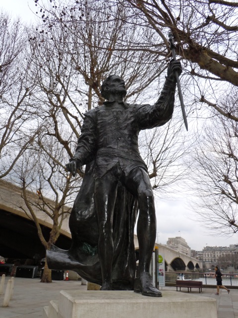 Laurence Olivier Hamlet statue