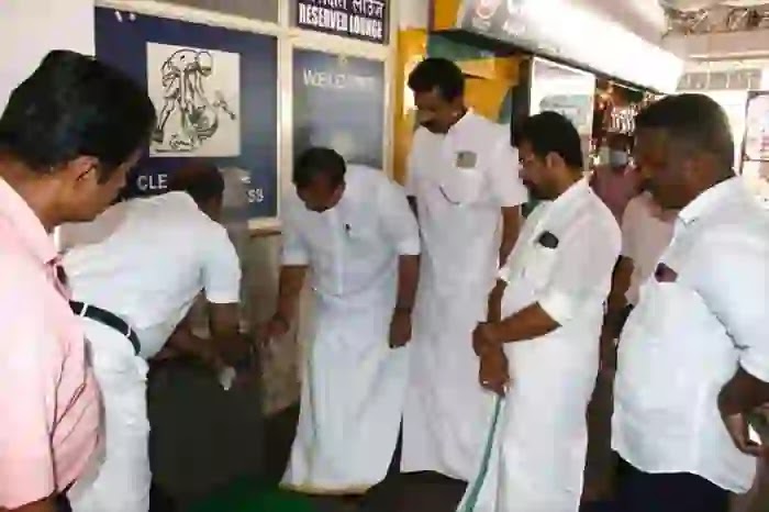 Kannur railway station, passengers can collect their tickets by themselves, and automatic winding machine started functioning, Kannur, News, Railway, Ticket, Passengers, Inauguration, Kerala