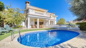 INVEST IN LUXURY PROPERTIES  | ALOUD PROPERTIES