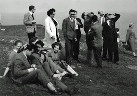 Ajedrecistas del Zonal de Dublín 1957 en una excursión