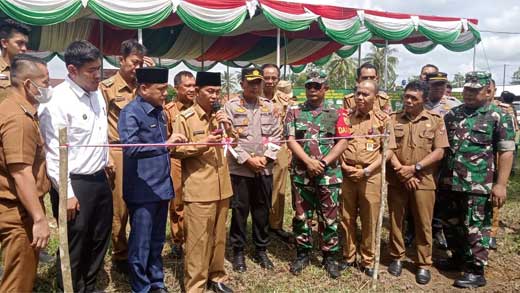 Kodim 0412 Lampung Utara Karya Bakti Buka Jalan Penghubung di Desa Sukamaju Kecamatan Abung Semuli