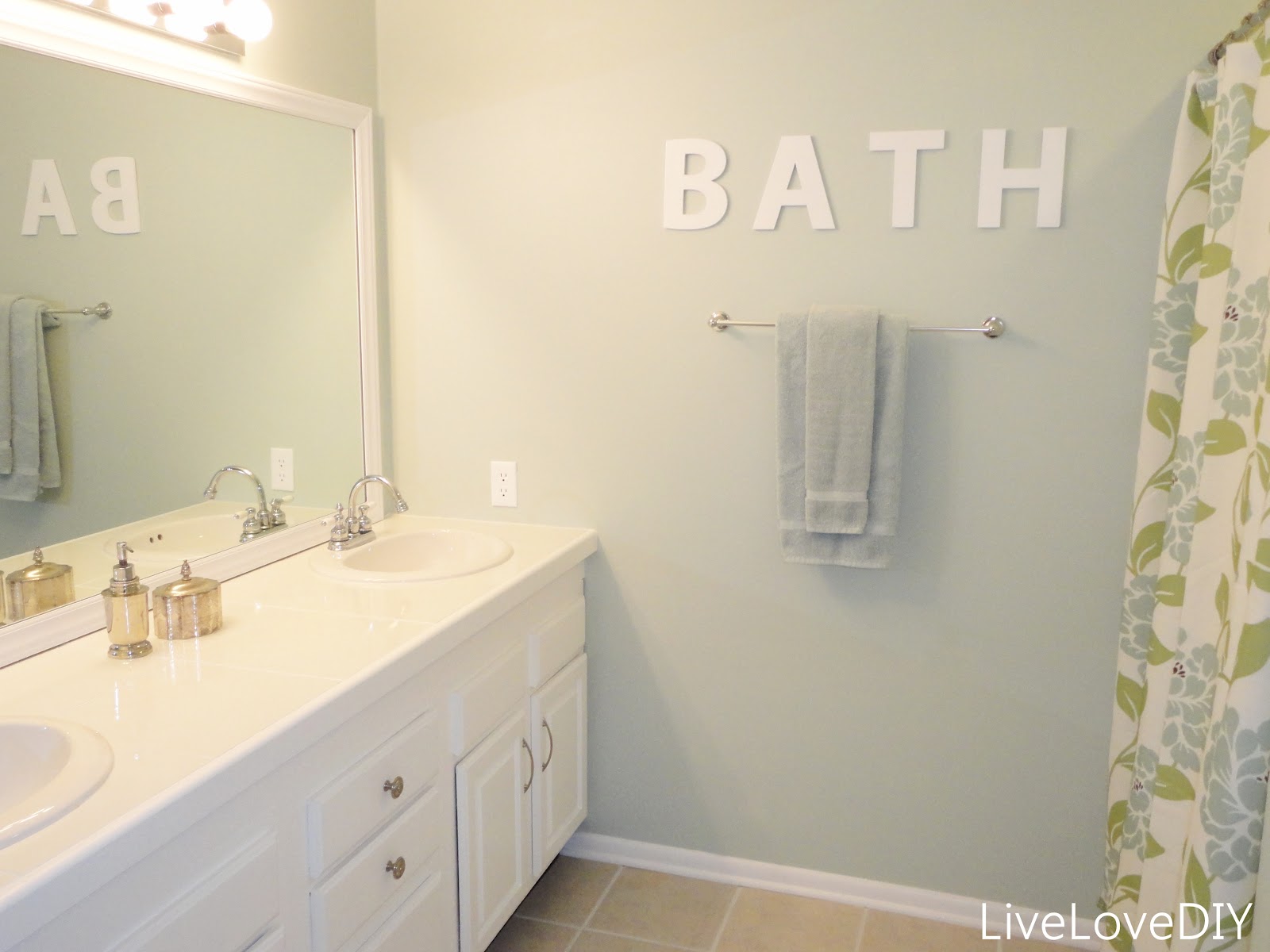 LiveLoveDIY: Easy DIY Ideas for Updating Your Bathroom!