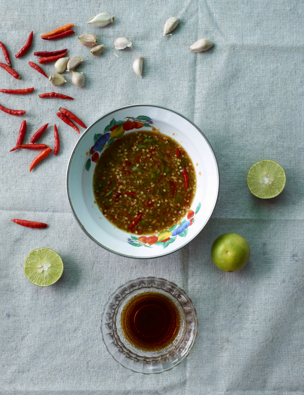 Pastes and Sauces: Very Spicy Thai Dipping Sauce. Photography: Jean-Pierre Gabriel für Schnell und Einfach: Thailändische Küche | Arthurs Tochter kocht. von Astrid Paul