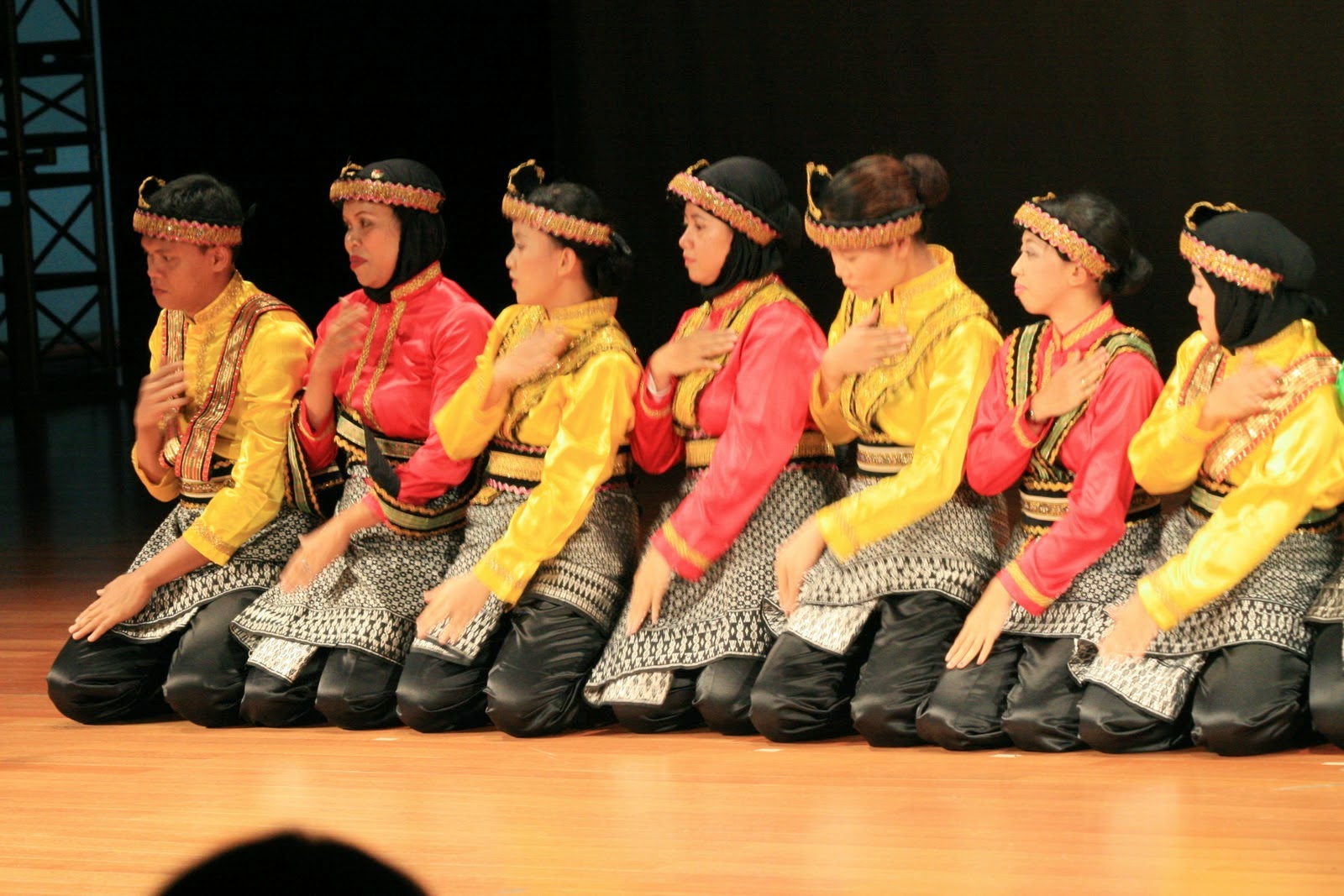 Pesona Budaya Indonesia Tari Saman Budaya dari Aceh