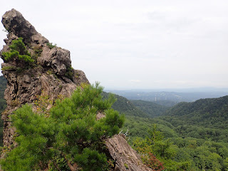 医王山登山　鳶岩