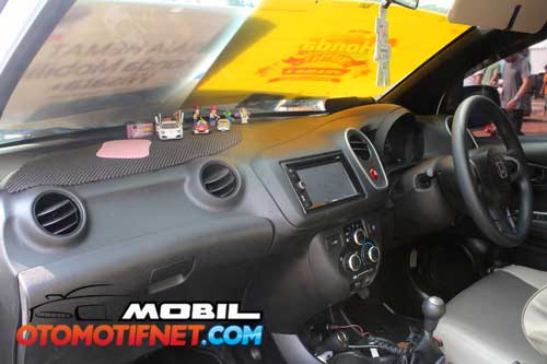  Modifikasi  Honda Mobilio  E M T Serupa Type RS Dealer 