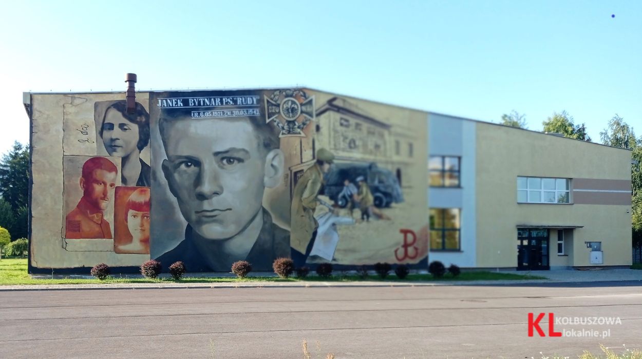 W Kolbuszowej powstał wielki mural Janka Bytnara [WIDEO, ZDJĘCIA]