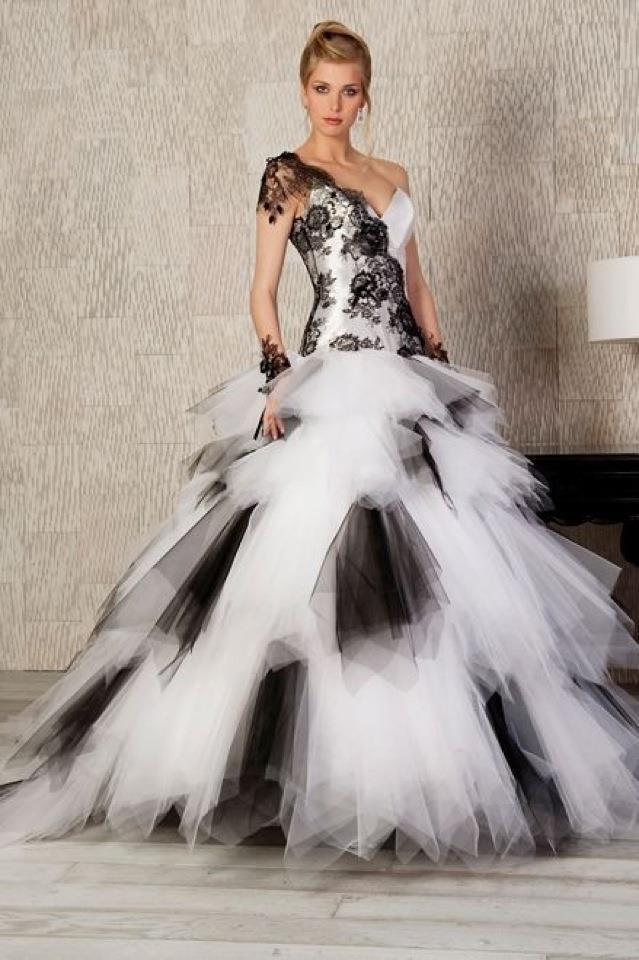  Black  and White  Wedding  Dresses  Have your Dream Wedding 