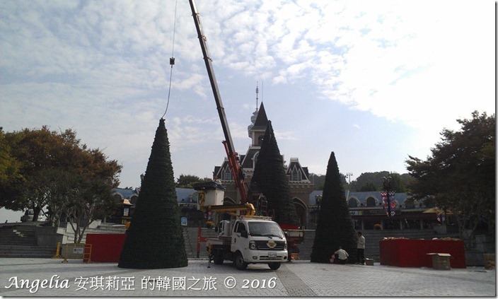 EWorld-03