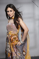 Kareena Kapoor on Firdous Fashion5765
