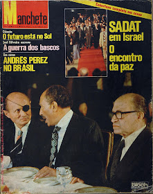 Capa da revista Manchete de 03 de dezembro de 1977 - nº 1337 - Foto com Moshe Dayan,  Anuar Sadat e Menahen Begin em Israel