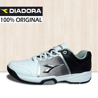 Sepatu Badminton Diadora