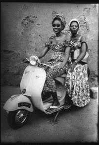 untitled photograph by Seydou Keïta (1953/1994)