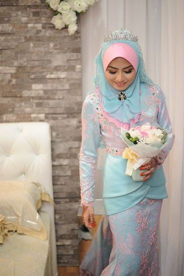  Baju  Pengantin  Mawar pada tahun 2013