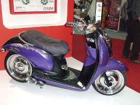  MODIFIKASI CAT HONDA SCOOPY SPESIFIKASI DAN MODIFIKASI MOTOR