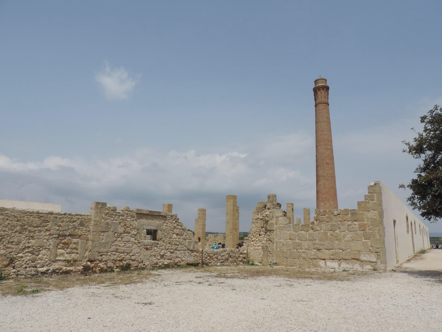 Tonnara - ruïnes. 