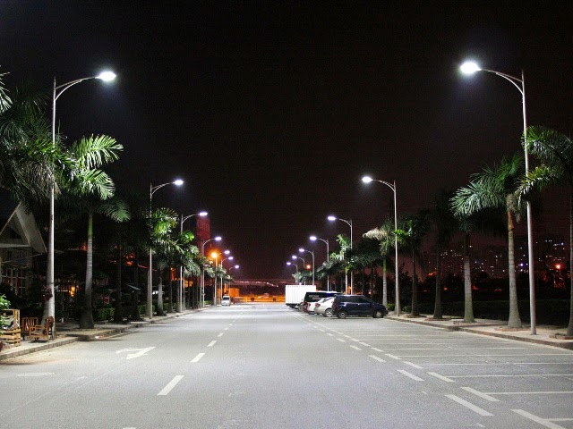 Đèn cao áp chiếu sáng đường phố