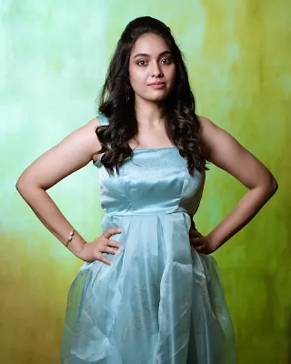 Pavithra Janani in her latest stunning photoshoot, looking elegant and stylish