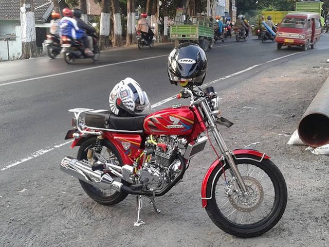 Foto Modifikasi Honda CB Merah Kinyis - Kinyis