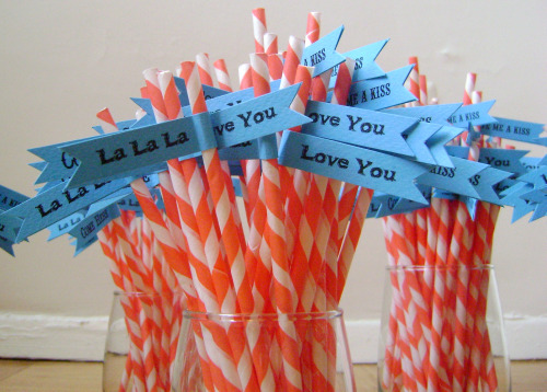 I love seeing weddings with these kind of straws they just look so cute but