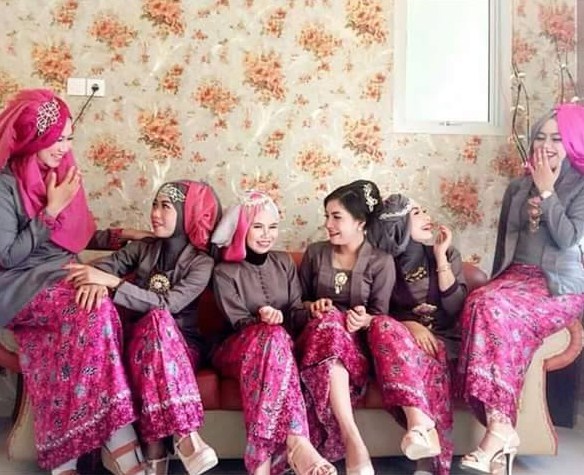 Trend Baju  Muslim Kebaya Modern Kombinasi Batik untuk 