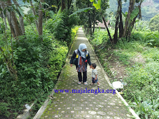 Jalan Menuju ke Curug muara jaya