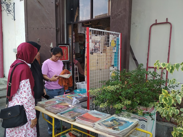 Mengunjungi Pasar Barang Antik Kota Lama Semarang