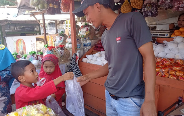 Outing Ananda TKIT Permata ke Berbagai Macam Pasar di Mojokerto