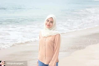 Hijabers cantik Ririn Putri Anjani