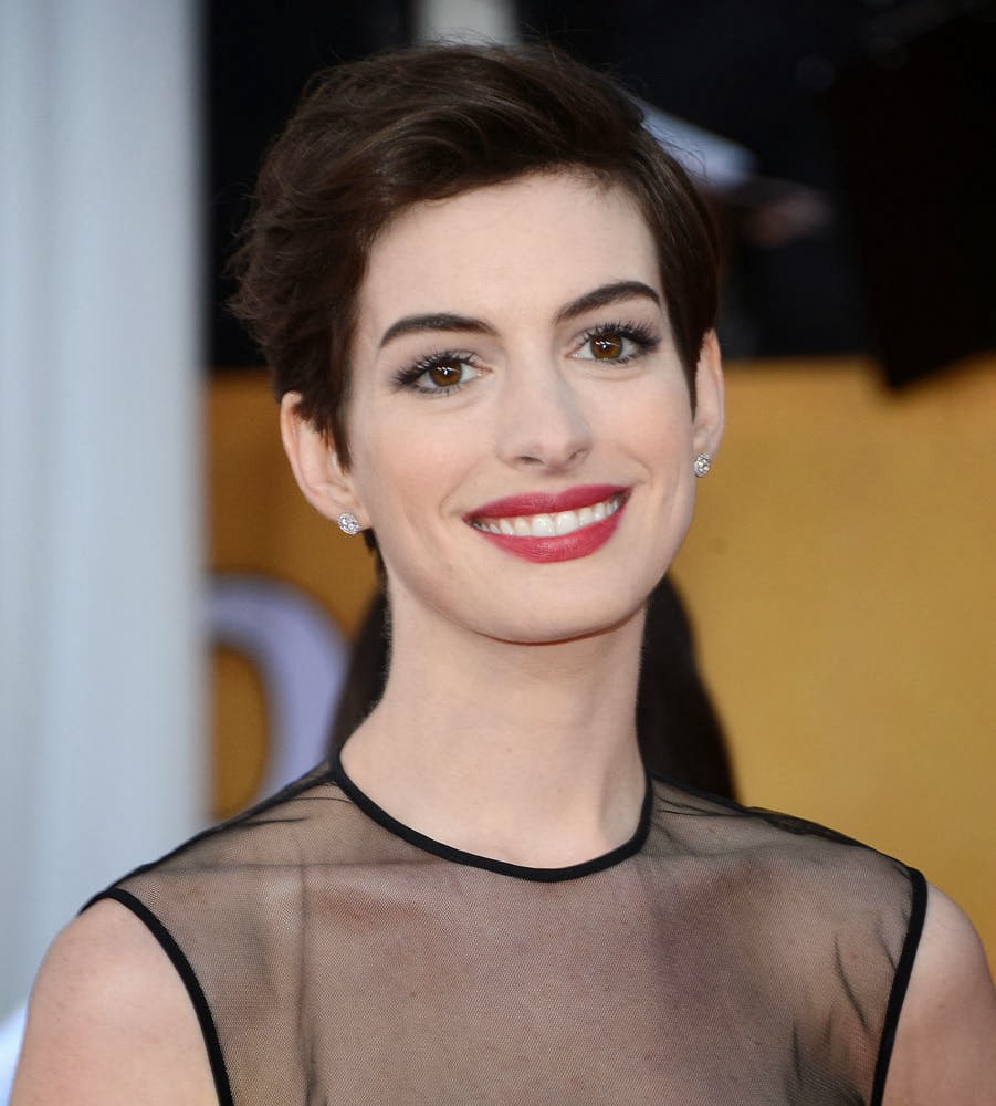 Latest Celebrity  Photos Anne Hathaway Sexy and Hot Wallpapers