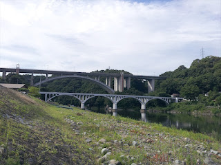 相模川八景「美しいアーチの小倉橋」眺望