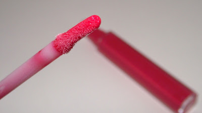 Revlon Colourburst Lip Gloss Review - 040 Crystal Water and 006 Strawberry Fraise