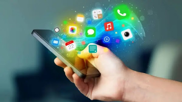 List and describe default apps installed on smartphones