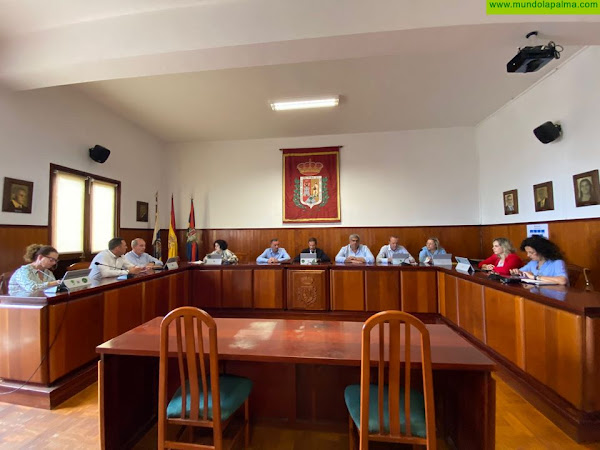 El Cabildo retoma la celebración del Consejo de Gobierno descentralizado en el Ayuntamiento de Tazacorte tras la erupción volcánica