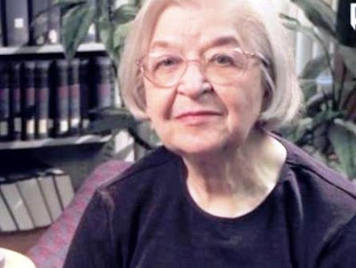  Sometimes when a scientist makes a discovery Stephanie Kwolek: Inventor of Kevlar