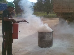 latihan pemadam kebakaran 2