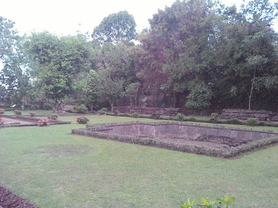 candi badut; fungsi candi badut; kenapa disebut candi badut; candi badut bercorak agama; sejarah asal usul penemuan candi badut; arca arca candi badut; tiket masuk candi badut; corak candi badut; struktur dan kegunaan bangunan candi badut; badut; badut malang; badut klaseman; badut karang besuki; badut karang besuki malang