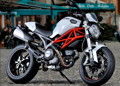 picture Ducati Monster 796 wallpaper